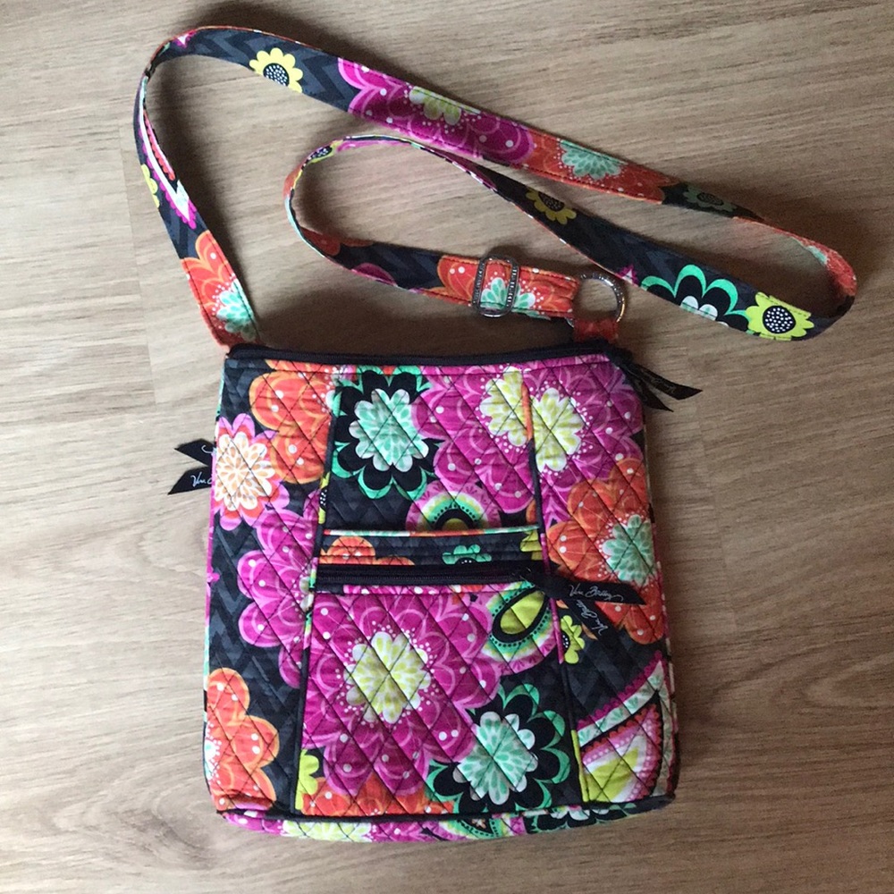 Vera Bradley EUC crossbody bag